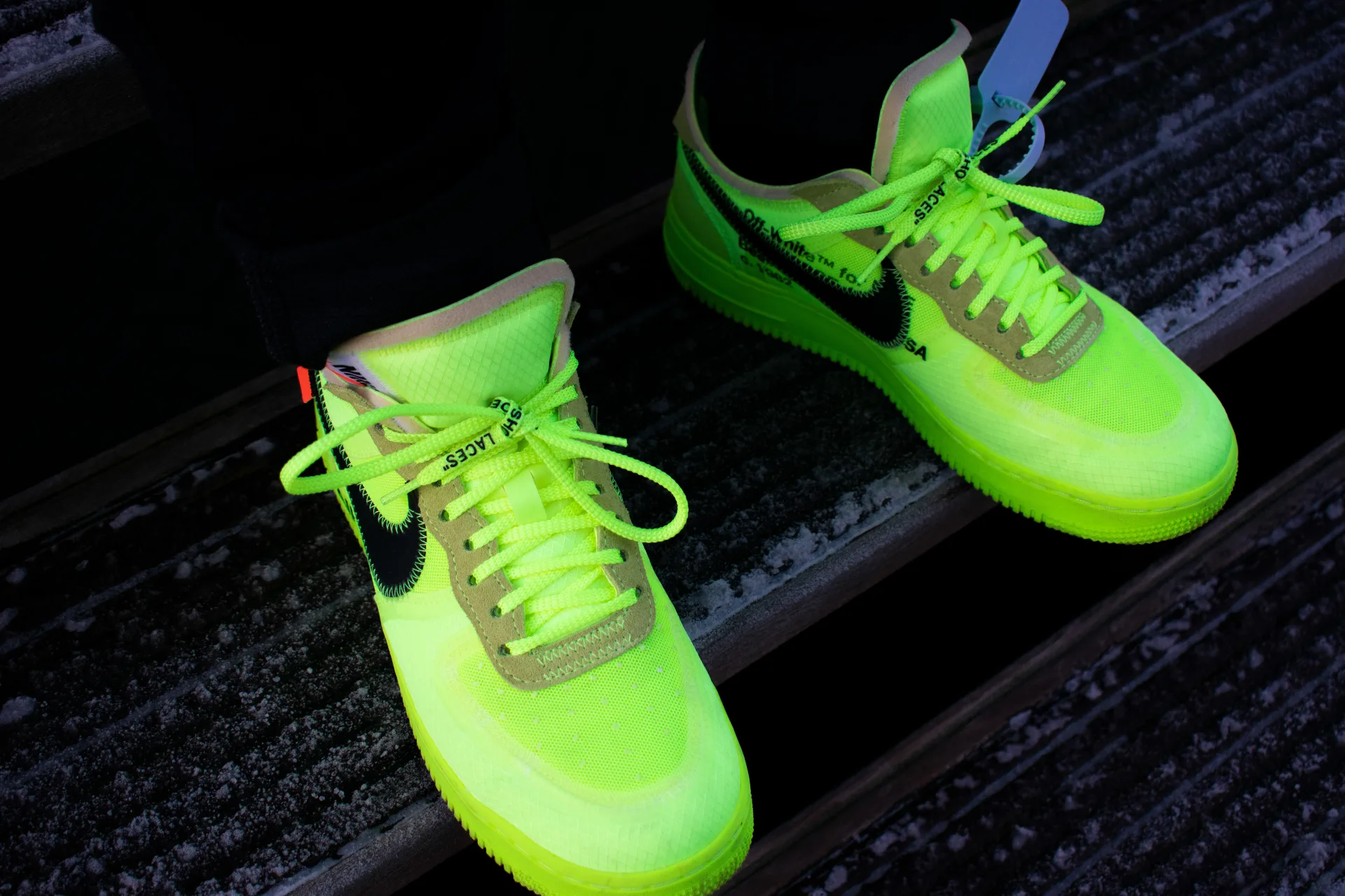 Off-White Air Force Volt — Photography